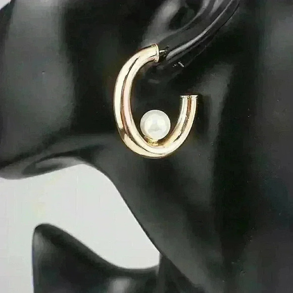 Zara Gold Pearl Hoop Earrings Chunky NWT - Picture 1 of 8